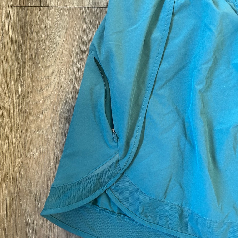 Athleta Mesh Racer Run Short 4” - Picture 2 of 6